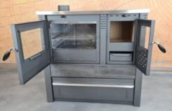 EEK A Küchenofen Holzherd PANONIA Kacheln Schwarz, Linke Version - 10,5 KW Dauerbrandherd -Kaminladen Geschaft Panonia schwarz offen links