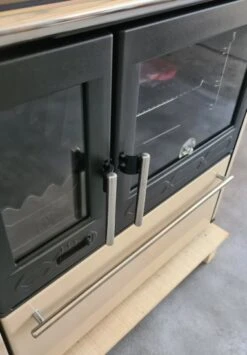 EEK A+ Küchenofen Holzherd Plamen 850 Creme, Rechte Version - 8 KW Dauerbrandherd -Kaminladen Geschaft Plamen850 creme rechts850 front