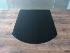 Segmentbogen 120x130cm Glasplatte Schwarz - Funkenschutzplatte Kaminbodenplatte Ofenplatte -Kaminladen Geschaft funkenschutzplatte glas schwarz1